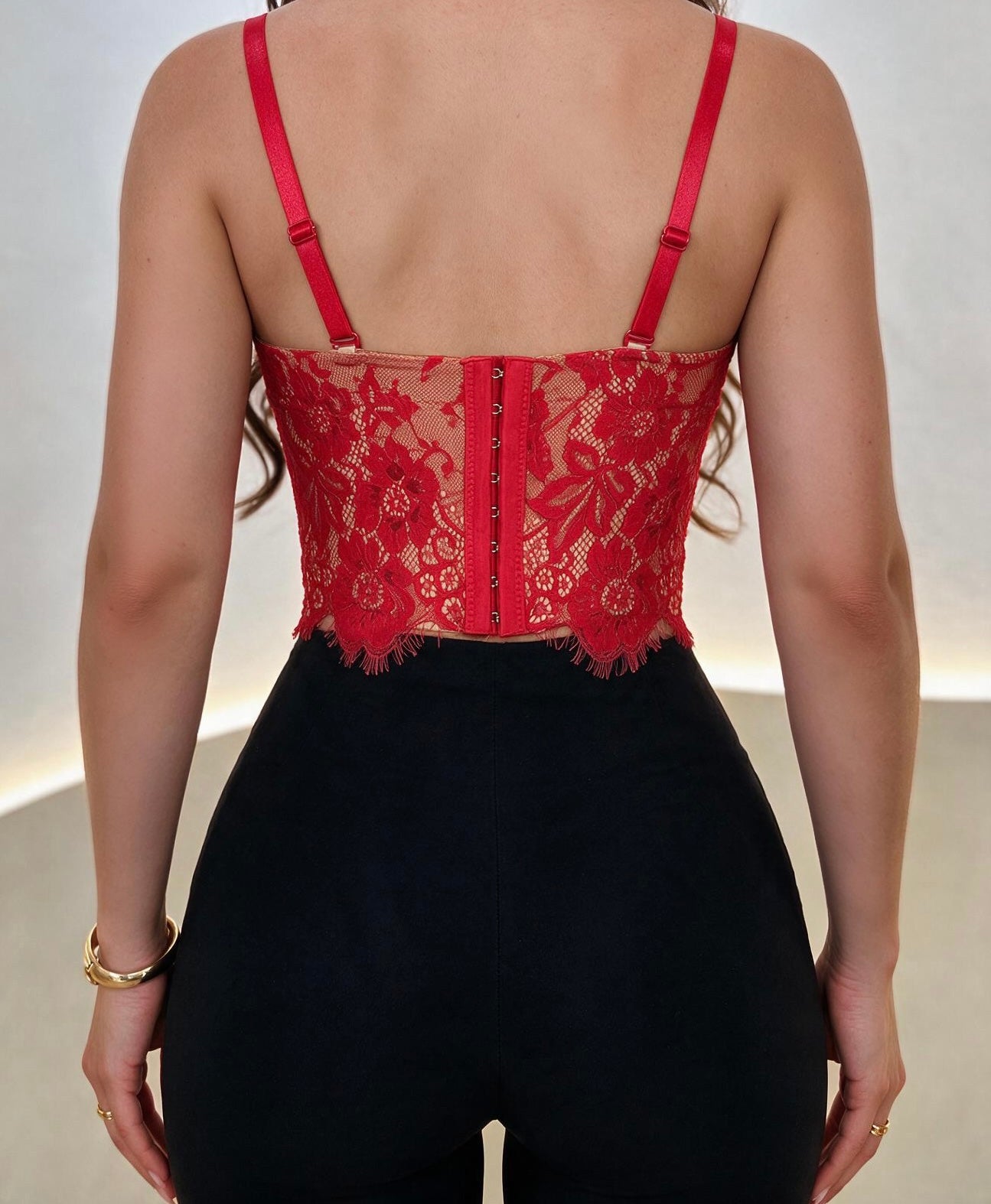 BUSTIER LACE